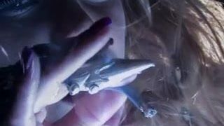 O fetiche de fumar de Shyla
