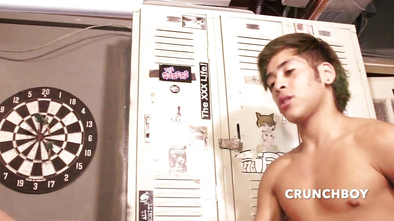 ストレートな友人(22歳)にゲイの無アバックでセックスされ、アナルに精液を浴びる