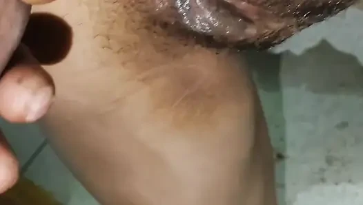 Desi pertama kali colmek di anal dan bercinta