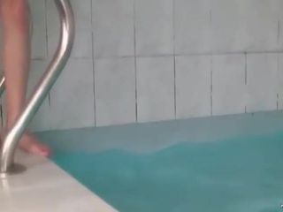 Tanya shurupova párty u bazénu