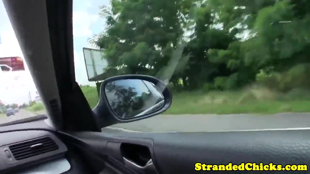 被困的匈牙利少女为了搭便车而被颜射