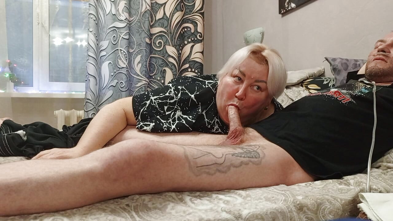 อมควยยามเย็นจากแม่เลี้ยงและกลืนน้ําเงี่ยน