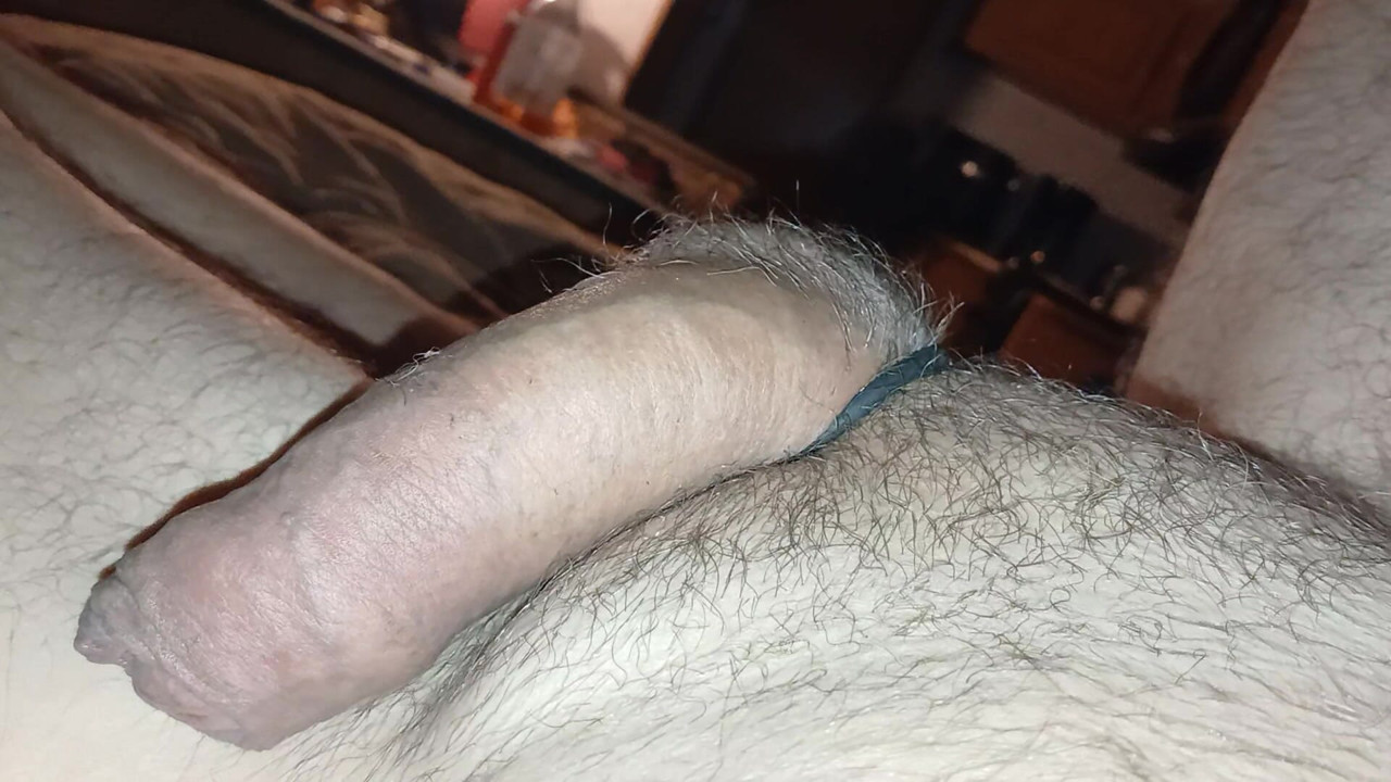 Needs some lips around the shaft and fingers in my ass and mouth.