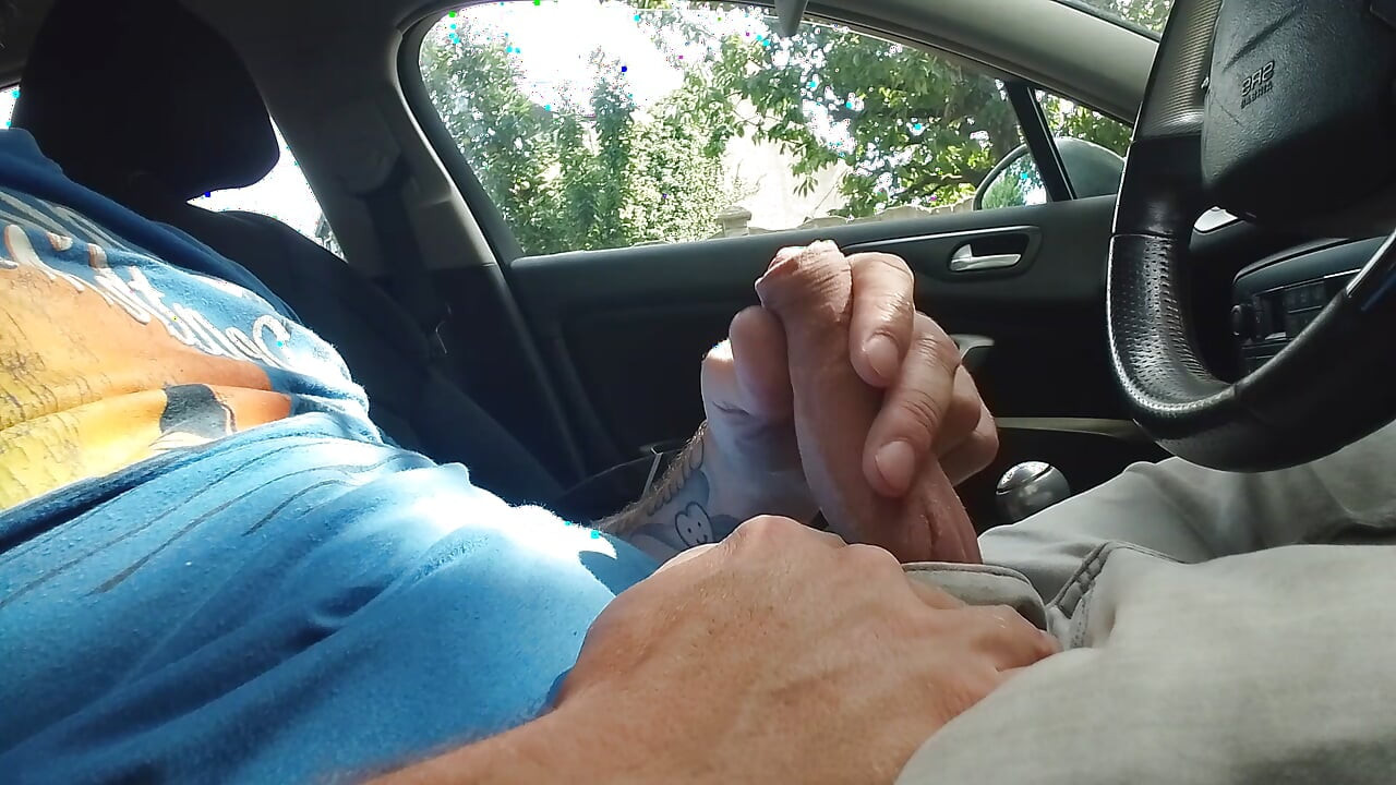 Mostrando pau no carro
