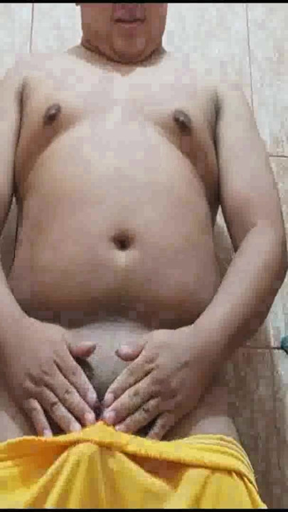 Kilit an "Kışkırtıcı ve seksi bir şekilde kıyafetlerimi çıkarıyorum"