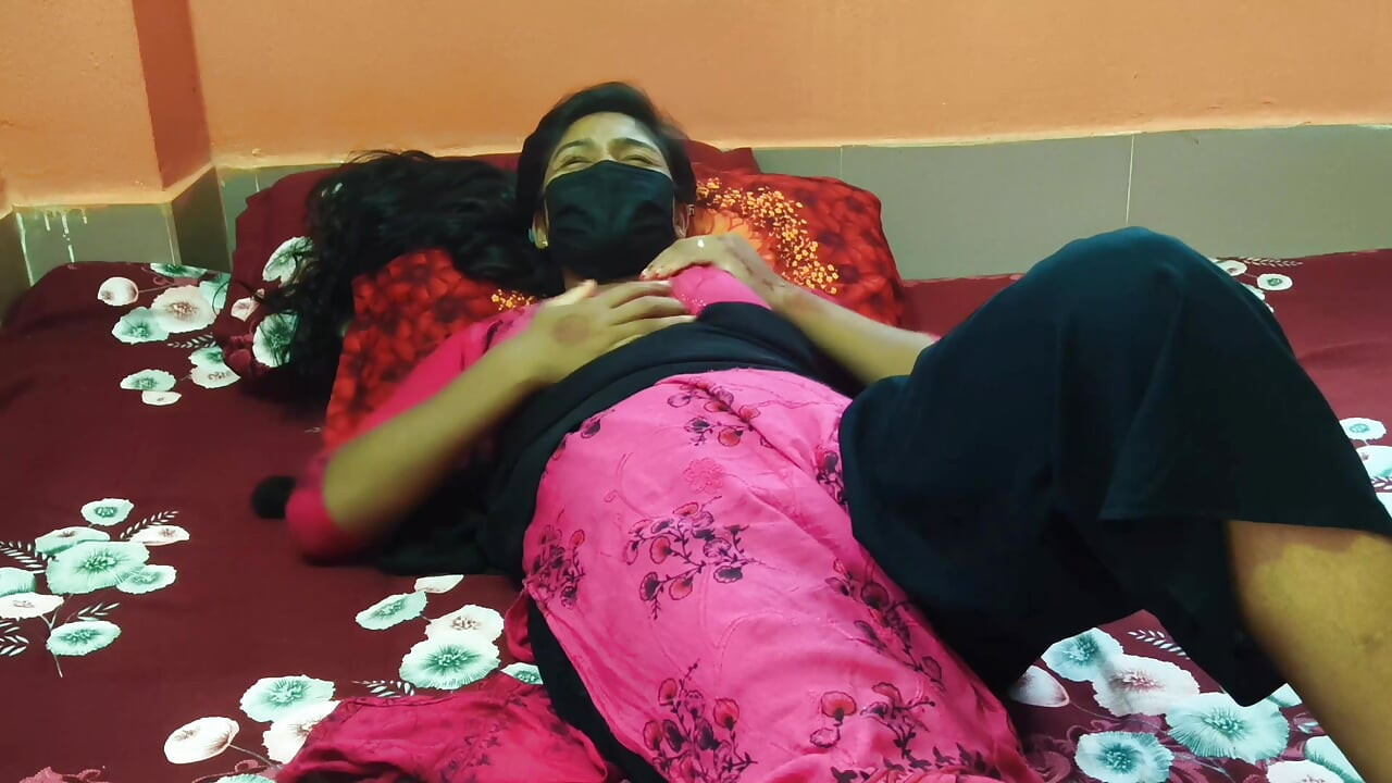 Soț și soție din Bangladesh sex viral în casă cu vibrator