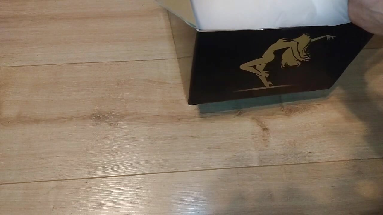 Unboxing & pussy test with allegro