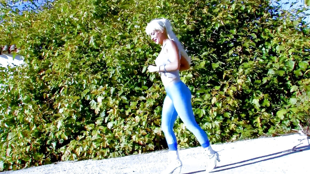 blonde bitch sucks cock and fucks after sport