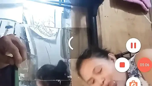 всегда хочет пососать мой маленький хуй