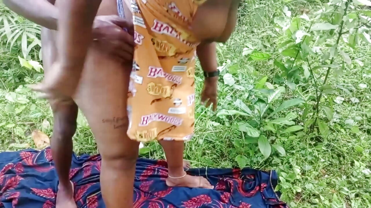 La Experiencia Sexual En El Bosque Fue Algo Para Recordar En Algún Lugar De África