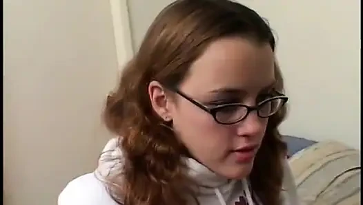 Студентку забирают твердый член и сперму.
