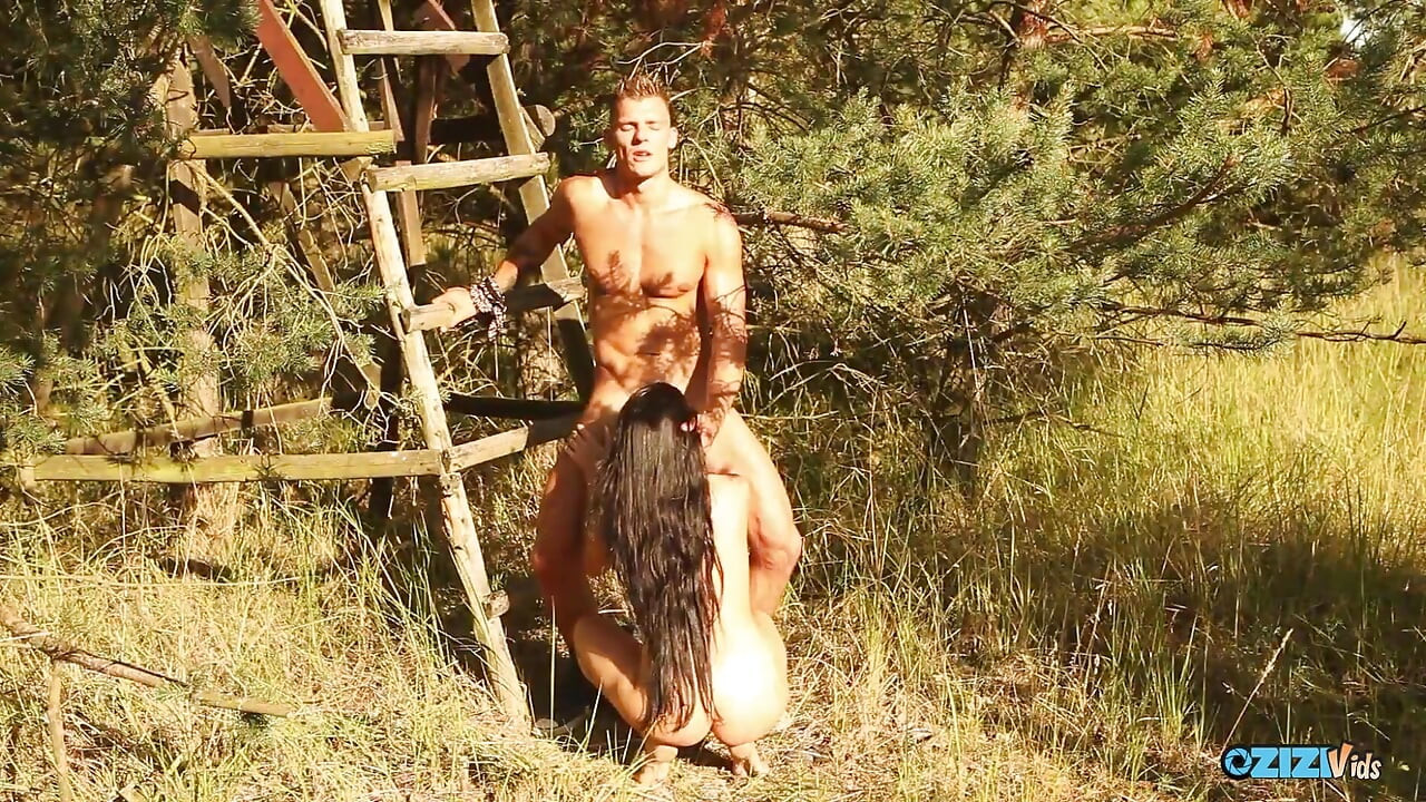 A Sweet Outdoor Getaway Date in a Treehouse and Passionate Kissing with His True Soulmate