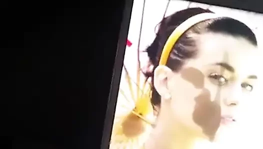 Katy Perry boşalıyor