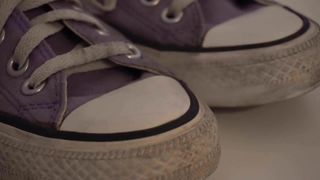 Sepatu adikku: converse ungu rendah i 4k