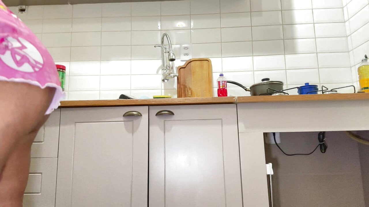 THIS LATINA MAID COMES IN SESY OUTFIT TO TEASE THE BOSS