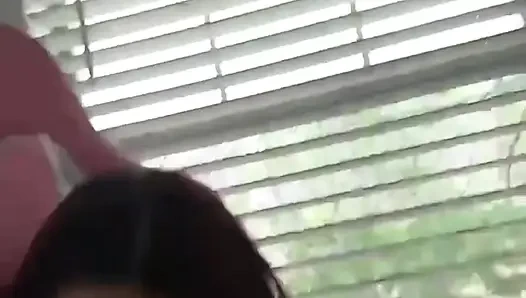 Aku ingin kontolmu di pantatku.