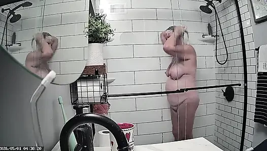 Mrs. joanne tanner, eine echte öffentliche lehrerin, wird in der Dusche 05-01-26 & 05-03-26 gefangen genommen