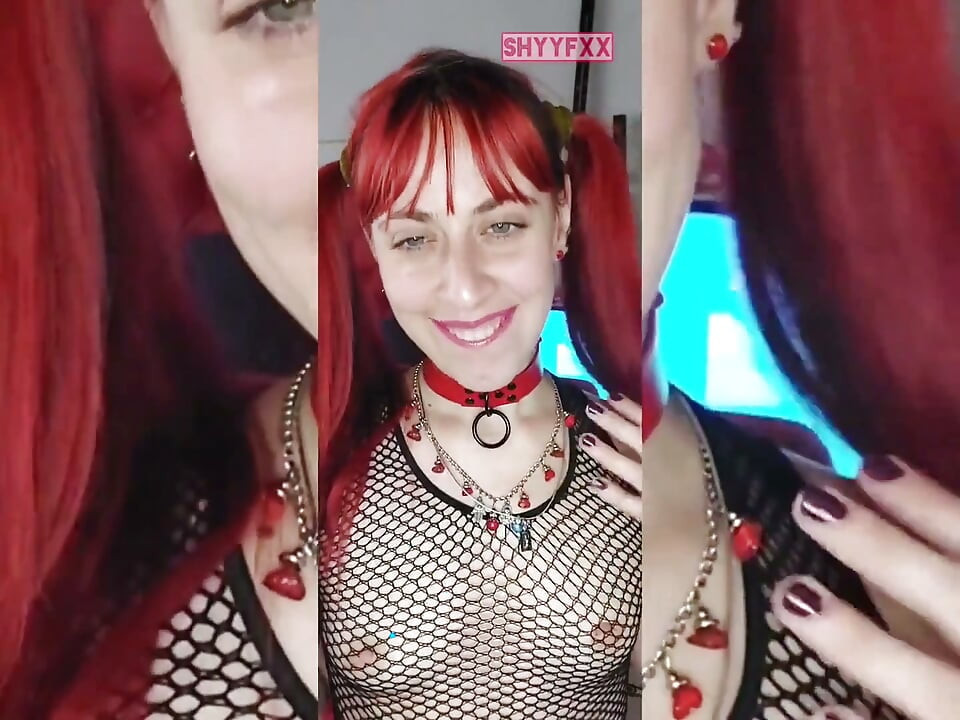 Shyfxx为粉丝的职业生涯撸管指挥了一段吸吮视频