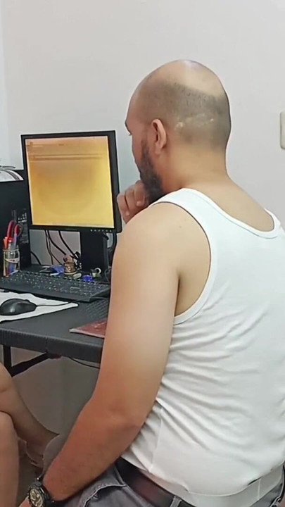 Mener des entretiens, et le dernier était le meilleur avec calvohot70, je n’ai pas pu résister. Porno espagnol. | Clip 1