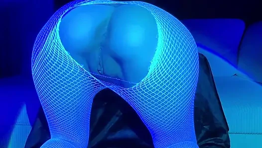 Bubble Butt with Perfect Pussy Takes Huge Dildo and Dick