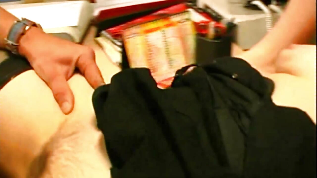 Orgia no escritório para salvar a empresa