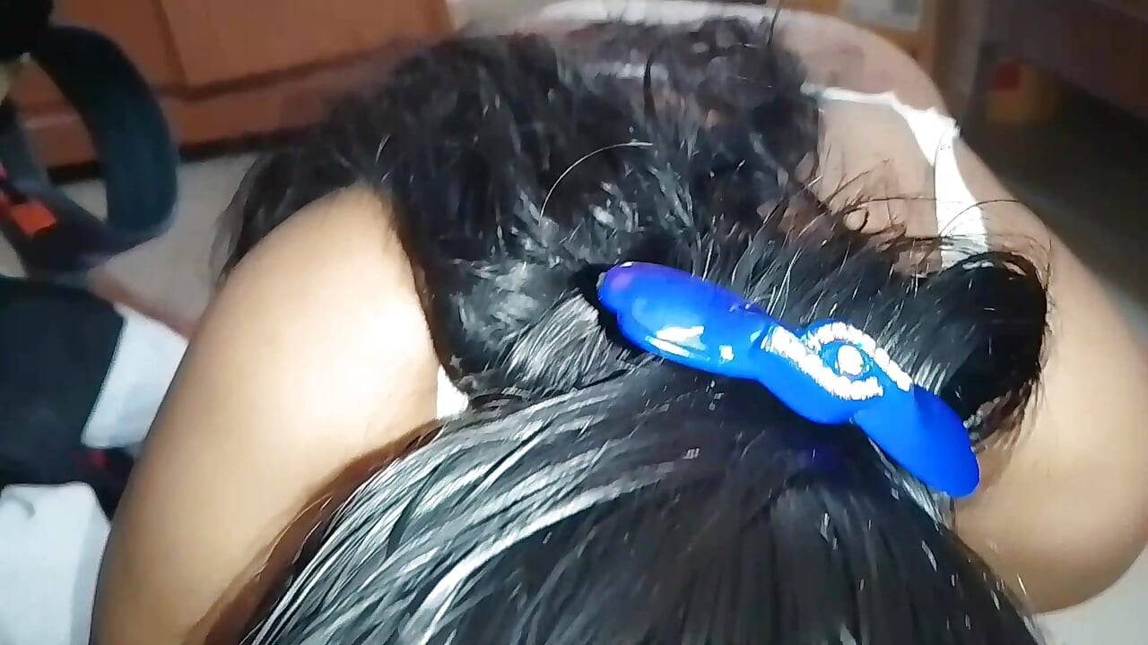 فتاة مالو تضع قضيب زوجها في فمها وكلاهما يستمتع بالجنس