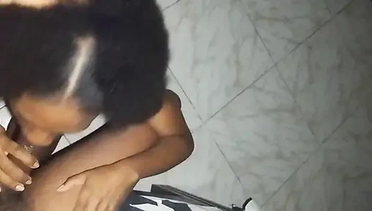 Ее трахают после уроков! Подняй член в твою киску!