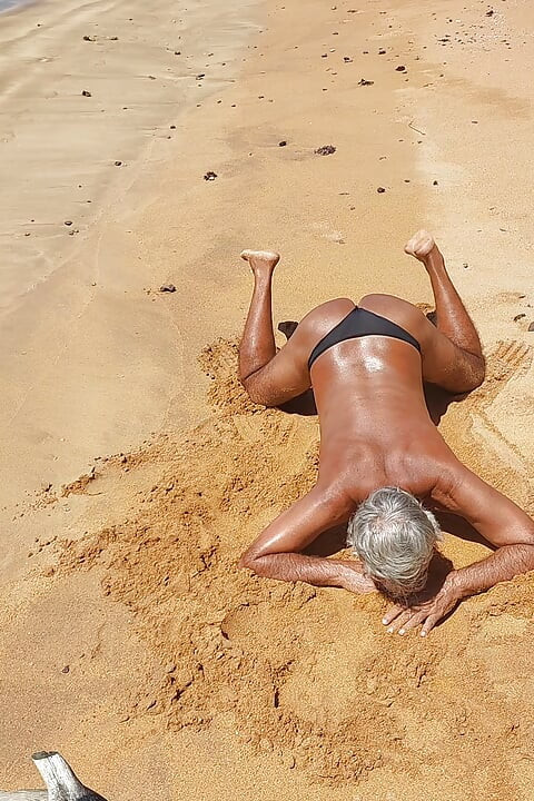 Ladysilva in panties on the beach tanning her hot ass
