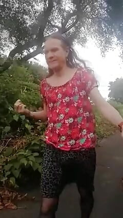 Навън се съблича и свърши