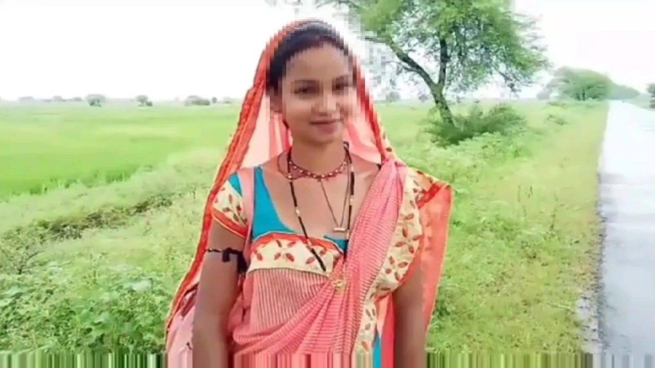 Devar ne bhabhi ko daba kar chod diya bhabhi ji ko devar maike ghumane le gaya or raste me hi chod diya indian devar bhabhi porn