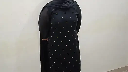 Indian College Babe Was Meet Boyfriend After Five Yers Ago and Fucking Hard in Doggy Style Outdoor