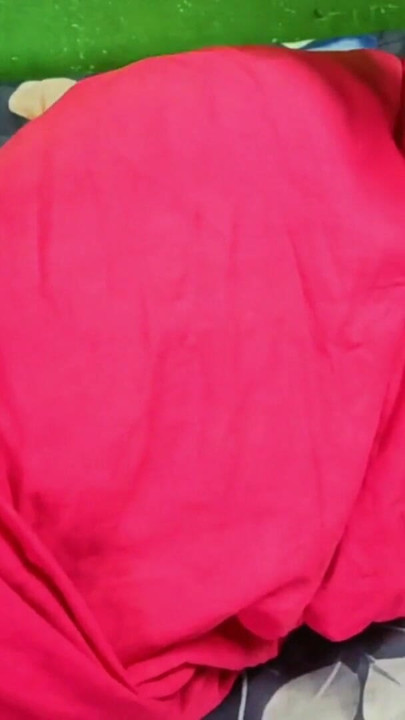 Sutiã vermelho ammu com peitos enormes | Clipe 1