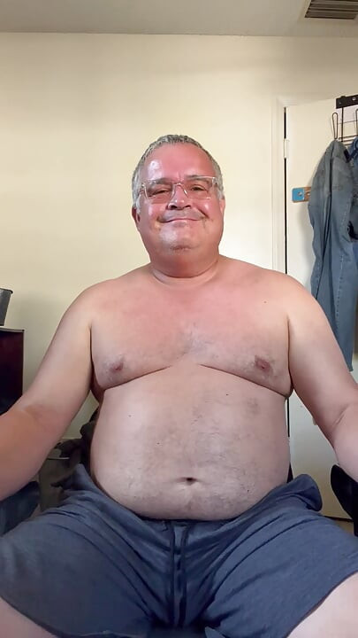 Mężczyzna Nago W Sypialni Rano