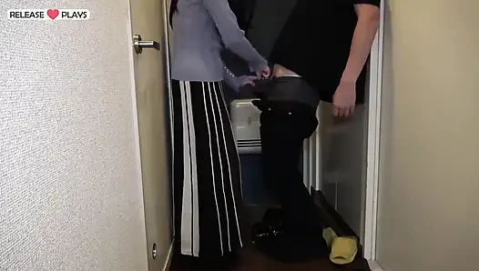 Раскрыто домашнее посещение без цензуры. Знакомая стройная замужняя красотка во время отсутствия мужа