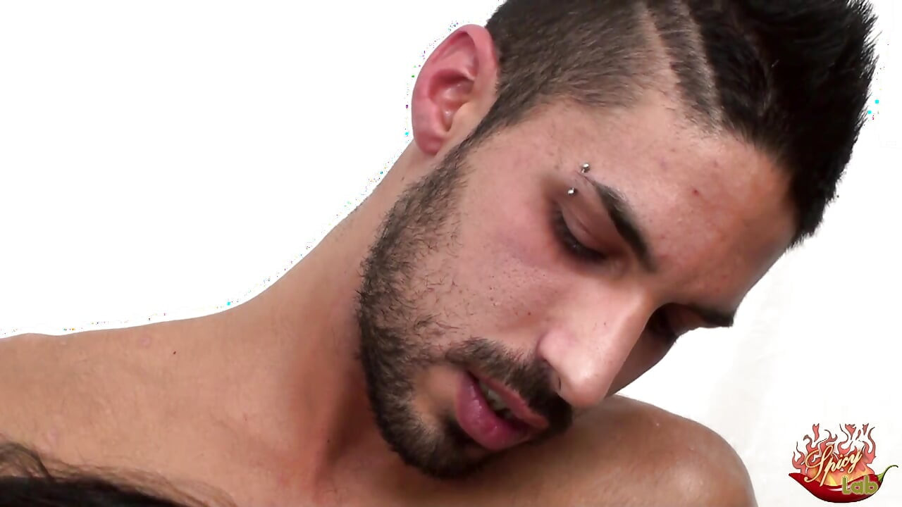 Yuri cast, neuken en sperma gevuld met Luna