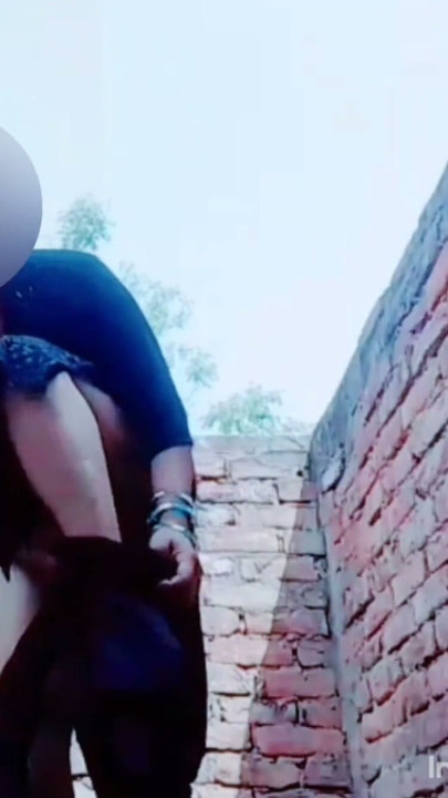 A very beautiful girl was taking bath in her courtyard | Clip 2