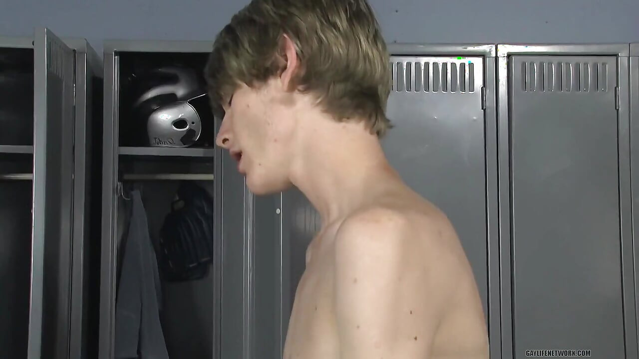 Twinks Have Locker Room Love
