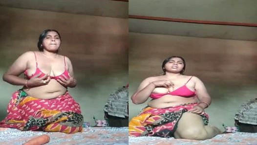 La moglie calda del villaggio apre un video sexy