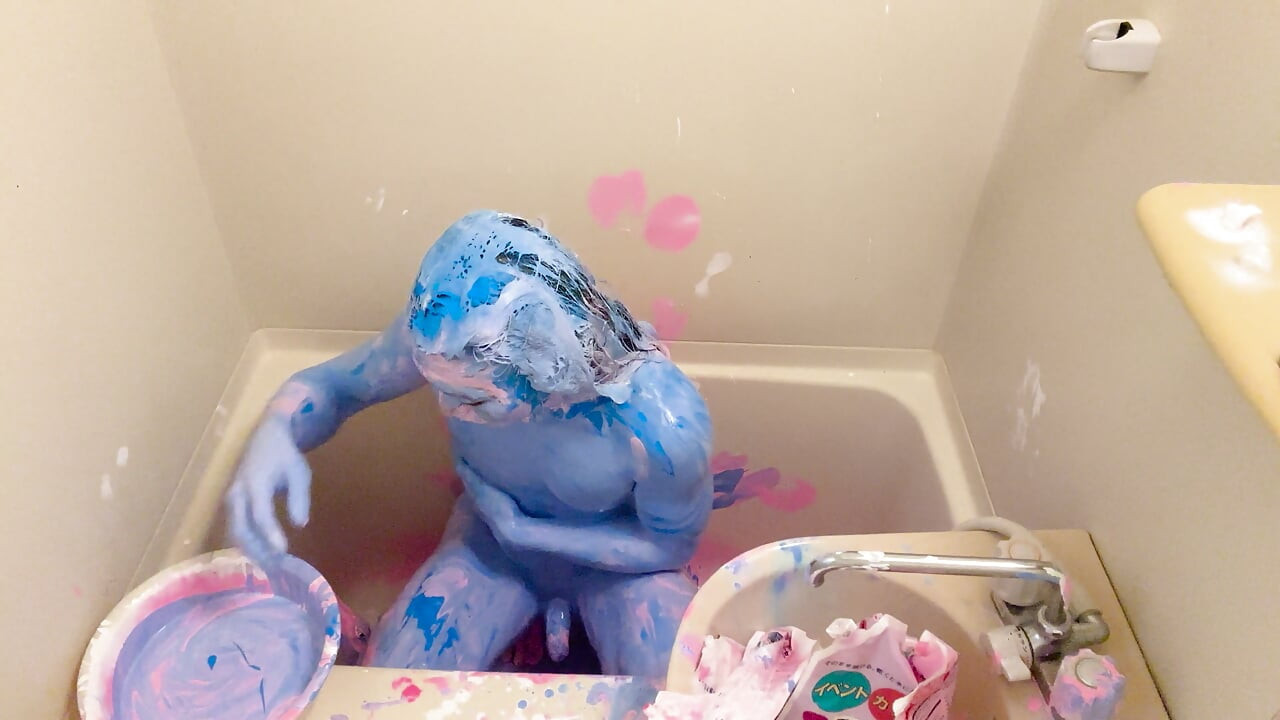 WET&MESSY Messy Play: Covered in Paint by a Boy 2