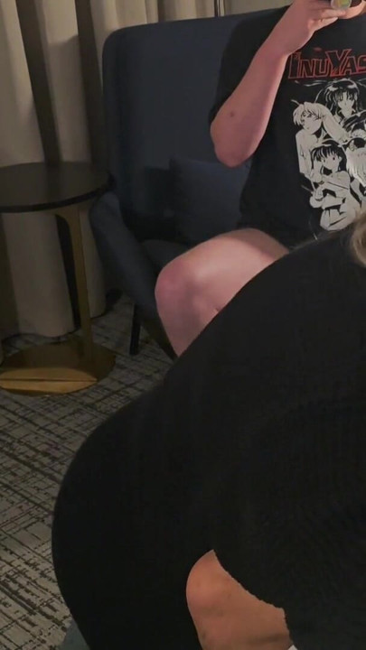 İlk kez onu aldatıyor ve ilk kez büyük bir yarakla | Klip 1