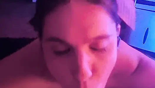 Eine milf, die so heiÃŸ macht, wie man die hitze macht