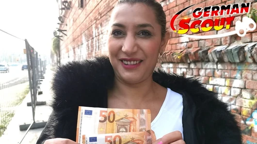 GERMAN SCOUT - REAL CURVY MATURE BERLIN STREET WHORE FUCK