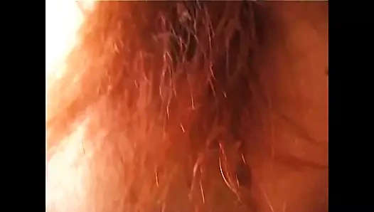 Azgın klasik olgun büyük amatör bir yarağa güzel bir sakso çekiyor