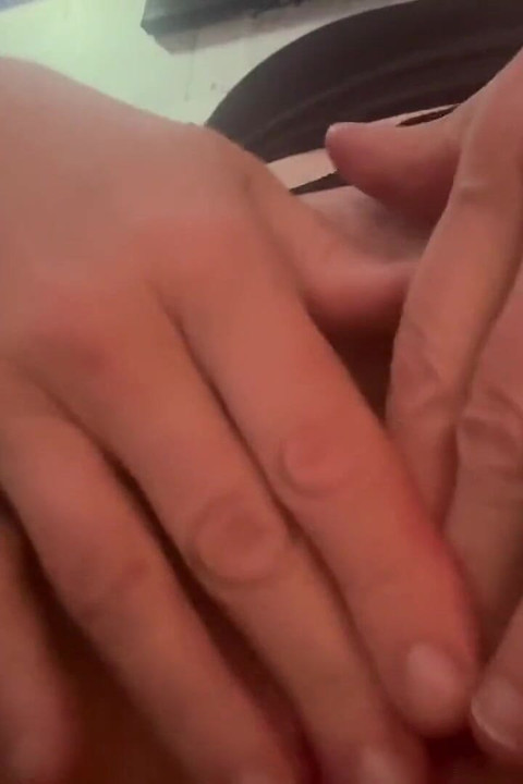 Muschi voll offen und bereit zum pumpen