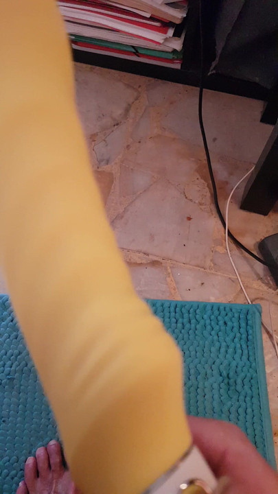 YELLOW DILDO