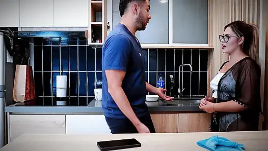 Yalnız Kaldığımızda Erkek Arkadaşımın Yatağında Kayınbiraderimle Hızlı Ve Iyi Bir Seks