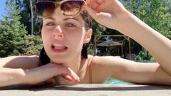 Сексуальная Alexandra Daddario выставляет напоказ свои удивительные сиськи