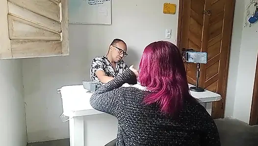 Ein heißes interview mit ihren dicken titten und ihrem arsch
