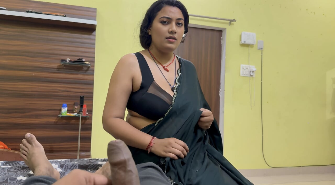 Aventura proprietarului Kam Wali Bai - Servitoare indiană cu țâțe mari futută de pula mare Malik pentru plată suplimentară, videoclip complet hindi viral