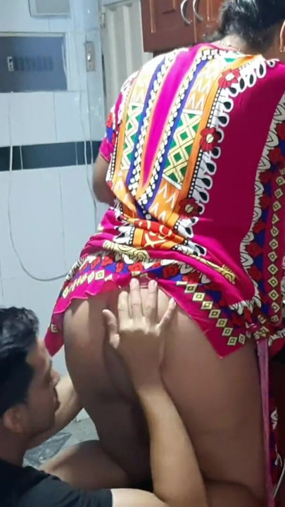 I give my stepmom a good massage | Clip 1